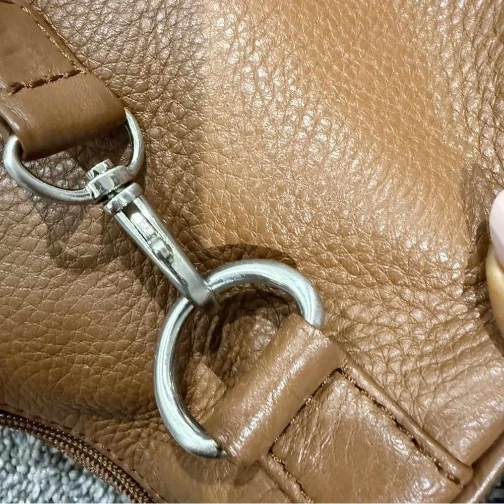 Clark’s Tan Genuine Leather Convertible Backpack Shoulder Bag Classic Preppy